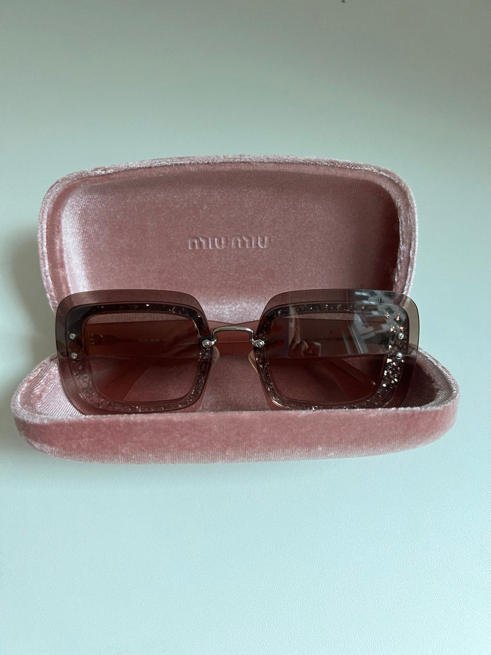 MIU MIU                               sunglasses