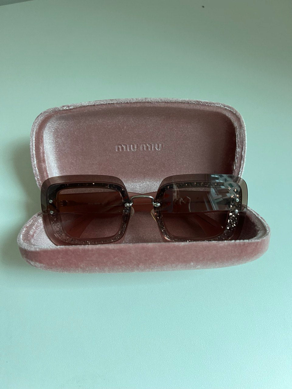 MIU MIU                               sunglasses